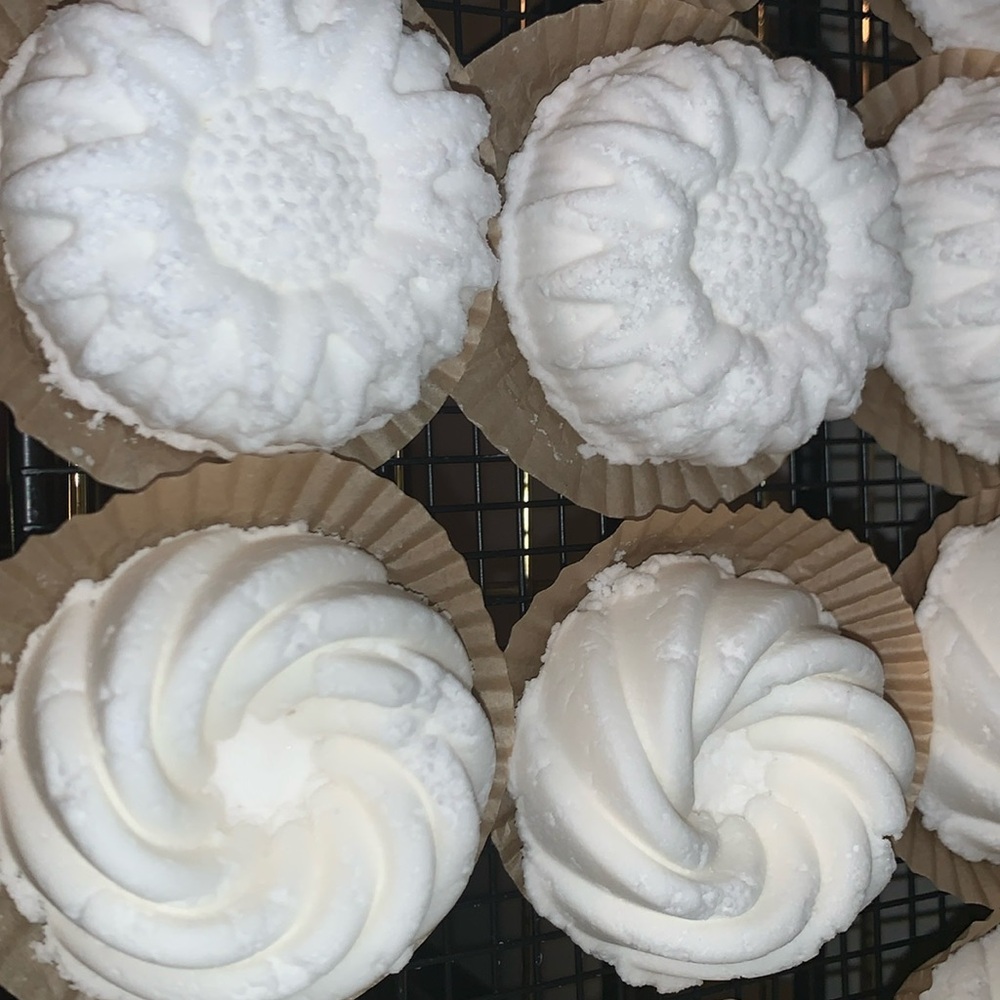 NEW Soak with A Handmade Pink Peppermint Snow Bath Truffle 4PK - Picture 4 of 11